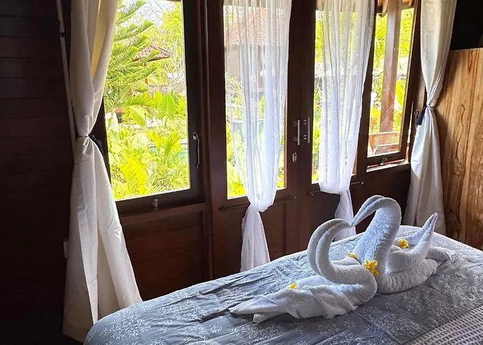 Puri Sari * Nusa Lembongan